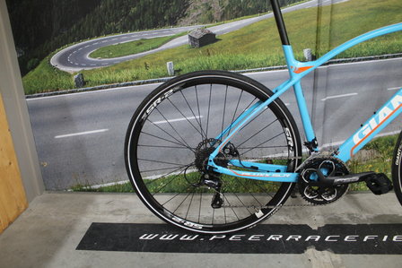 Giant Fastroad racefiets rechtstuur Shimano Sora Maat L Nieuwstaaat