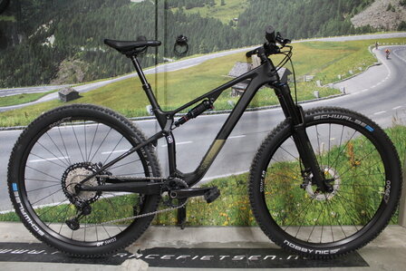 Superior XF Fully  999TR  Full Carbon  Maat S NIEUW