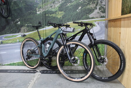 Superior XF Fully  999TR  Full Carbon  Maat S NIEUW