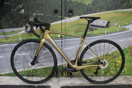 Superior X-Road  Team Issue Shimano ULTEGRA  NIEUW