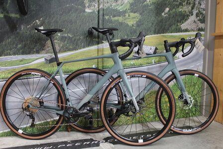 Superior X-Road Gravel Shimano GRX Full Carbon Nieuw