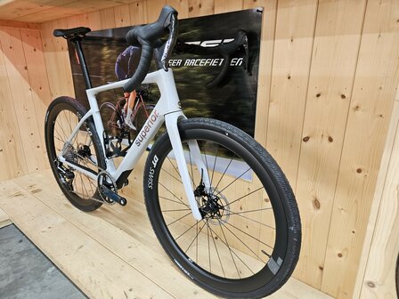 Superior XR 9.7 GR Sram Force AXS 1x13 Wielen DT-Swiss