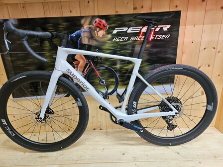 Superior XR 9.7 GR Sram Force AXS 1x13 Wielen DT-Swiss
