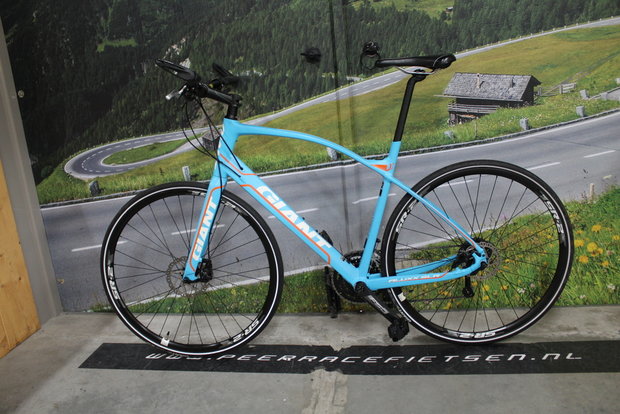 Giant Fastroad racefiets rechtstuur Shimano Sora Maat L Nieuwstaaat