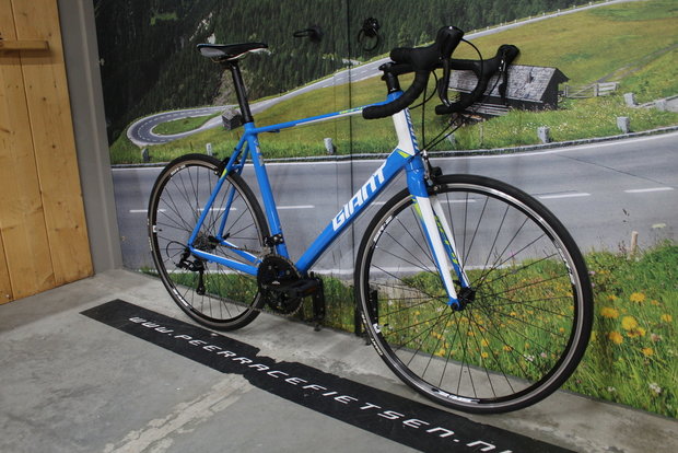 Giant Defy Shimano Sora 56cm ZGAN