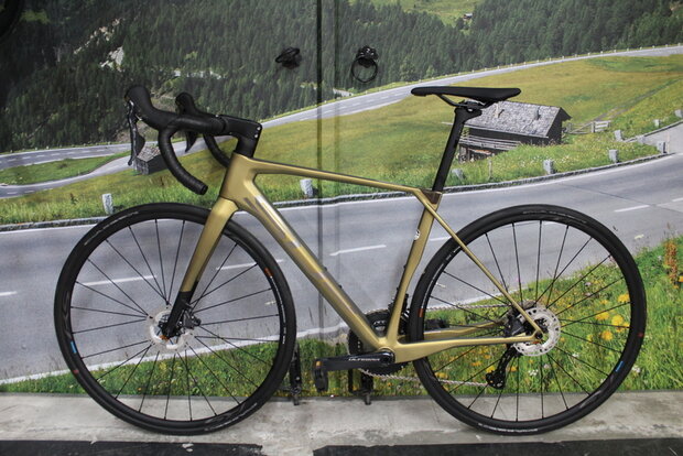 Superior X-Road  Team Issue Shimano ULTEGRA  NIEUW