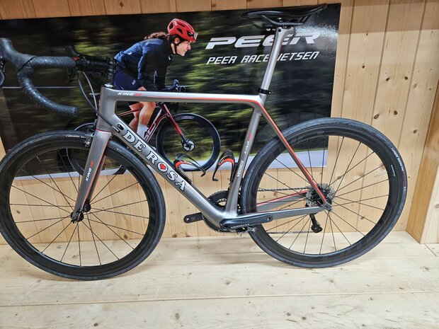 De Rosa Ventoux Full Carbon FFWD-wielen Shimano Ultegra DI2 2x11 