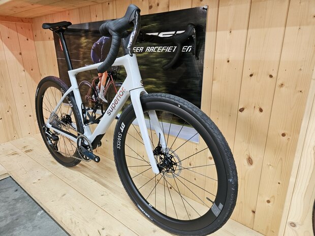 Superior XR 9.7 GR Sram Force AXS 1x13 Wielen DT-Swiss
