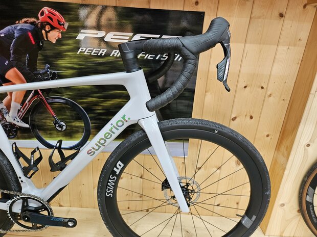 Superior XR 9.7 GR Sram Force AXS 1x13 Wielen DT-Swiss