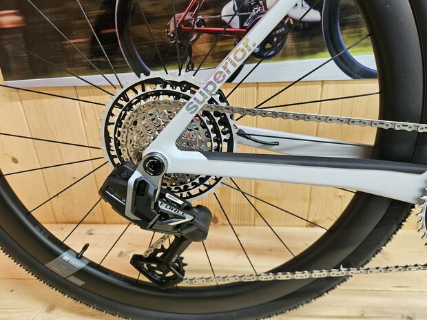 Superior XR 9.7 GR Sram Force AXS 1x13 Wielen DT-Swiss
