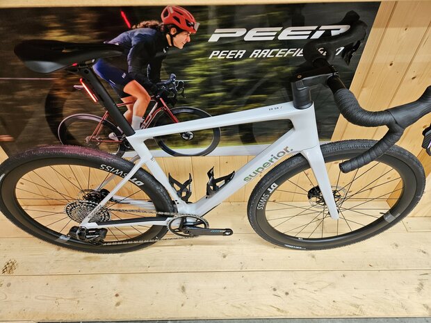 Superior XR 9.7 GR Sram Force AXS 1x13 Wielen DT-Swiss