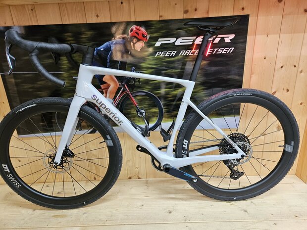 Superior XR 9.7 GR Sram Force AXS 1x13 Wielen DT-Swiss